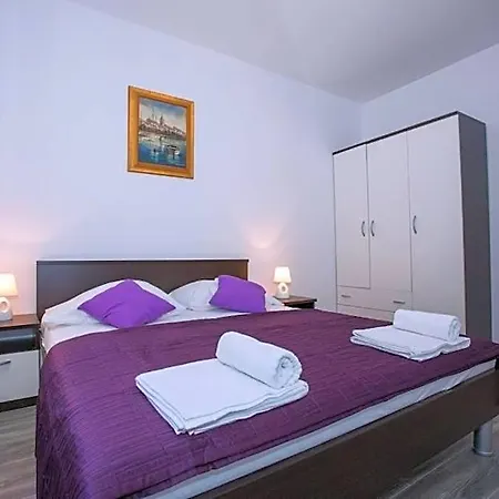 Roza Mokošica